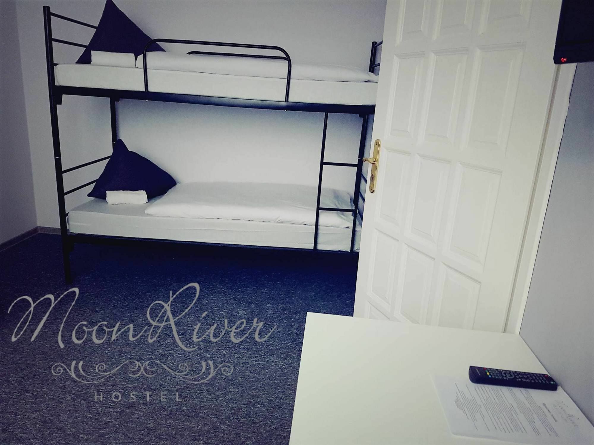 Moonriver Inn Warschau Buitenkant foto